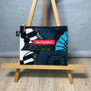 マリメッコ(marimekko)のマリメッコ  ティッシュケース付きポーチ　ハンドメイド(ポーチ)