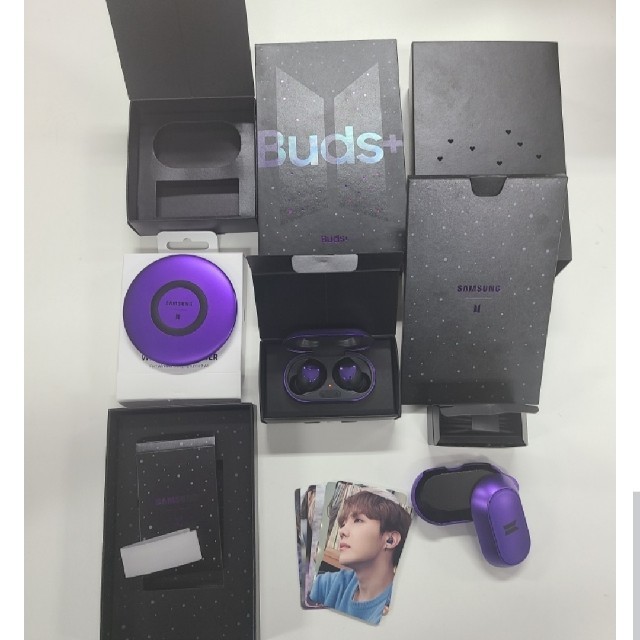 SAMSUNG(サムスン)の【特典付】Galaxy Buds+ BTS Edition　ワイヤレス充電器付き スマホ/家電/カメラのオーディオ機器(ヘッドフォン/イヤフォン)の商品写真