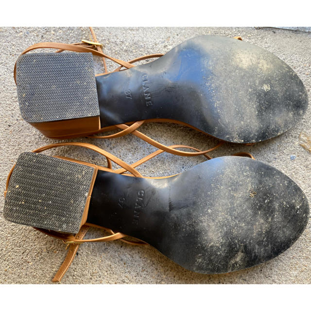 在庫処分】 初売SALE CLANE LINE STRAP PUMPS ベージュ 新品未着用