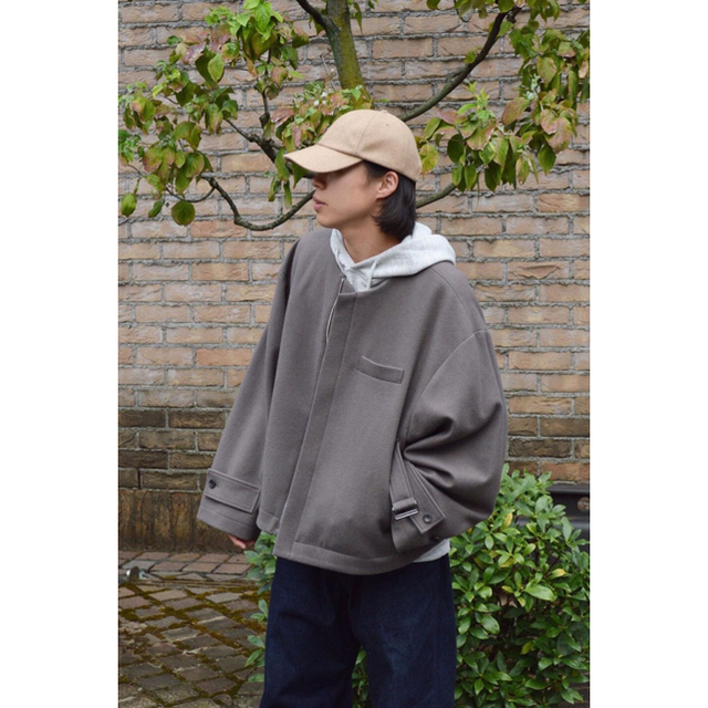 SUNSEA(サンシー)の専用　stein NO COLLAR BELTED JACKET・G.TAUPE レディースのジャケット/アウター(ノーカラージャケット)の商品写真