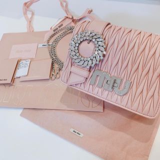 ミュウミュウ(miumiu)のmiumiu ショルダーバッグ チェーンバッグ ピンク マテラッセ (ショルダーバッグ)