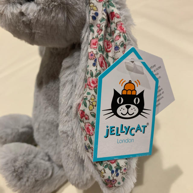 Bonpoint(ボンポワン)の新品Jellycatジェリーキャット　ブロッサムバニーシルバー（ライトグレーS エンタメ/ホビーのおもちゃ/ぬいぐるみ(ぬいぐるみ)の商品写真