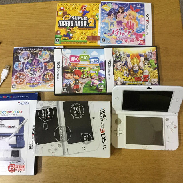 任天堂3DS LL本体＋カセット５枚　美品