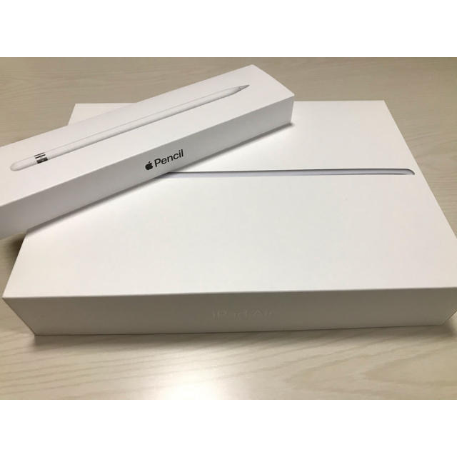 iPad(アイパッド)のiPad Air3 (3世代) 64GB Wi-Fiモデル MUUK2J +α スマホ/家電/カメラのPC/タブレット(タブレット)の商品写真