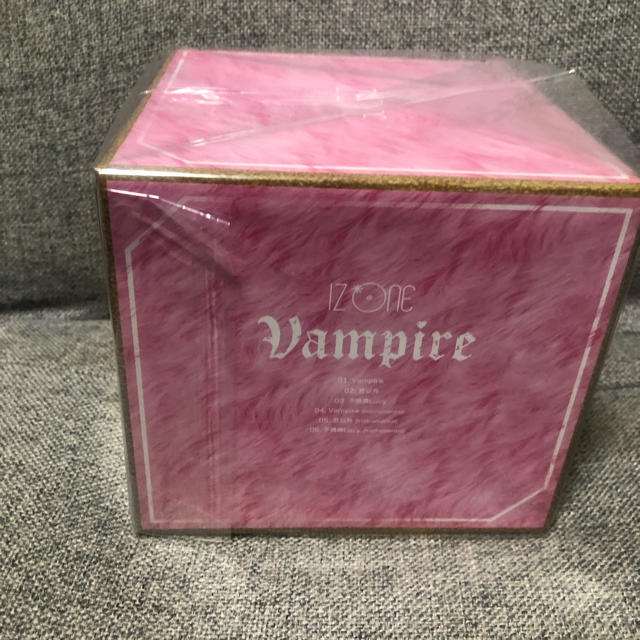 IZ*ONE Vampire cd-box