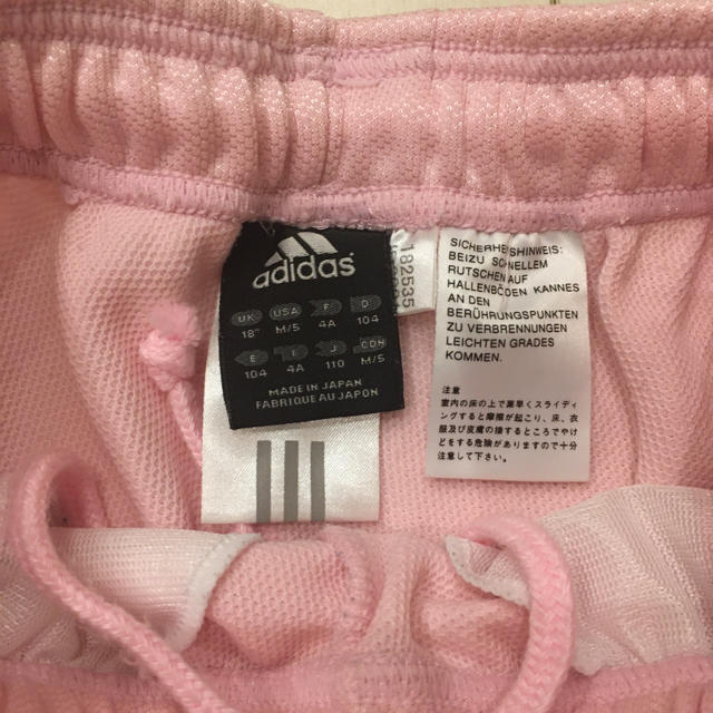 adidas(アディダス)のadidas ハーフパンツ　110 キッズ/ベビー/マタニティのキッズ服女の子用(90cm~)(パンツ/スパッツ)の商品写真