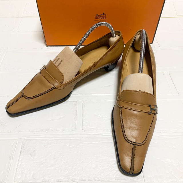 靴/シューズHERMES H金具 パンプス　キャメル