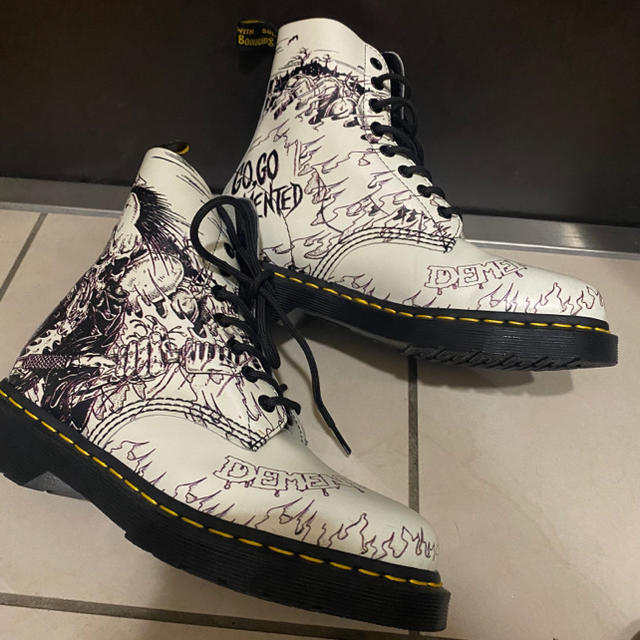 Dr.Martens(ドクターマーチン)のDr.Martens 8ホール demented are go レディースの靴/シューズ(ブーツ)の商品写真