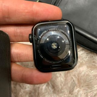アップルウォッチ(Apple Watch)のnmini専用　箱付きapple watch‎ 4 ジャンク品　cell (腕時計(デジタル))