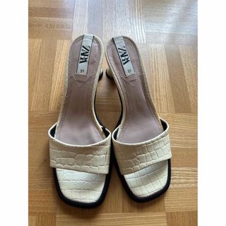 ザラ(ZARA)のZARAサンダル(サンダル)