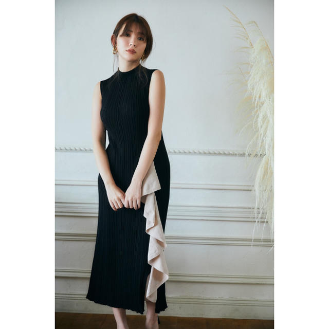 AKB48(エーケービーフォーティーエイト)のherlipto Ruffled Two-tone Knit Dress 【黒】 レディースのワンピース(ロングワンピース/マキシワンピース)の商品写真