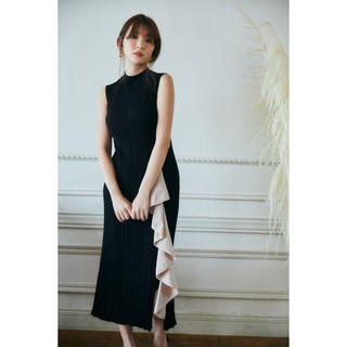 AKB   herlipto Ruffled Two tone Knit Dress 黒の通販 by