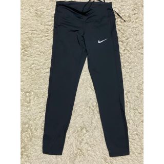 ナイキ(NIKE)の美品NIKE トレーニングウェア　レディース(トレーニング用品)