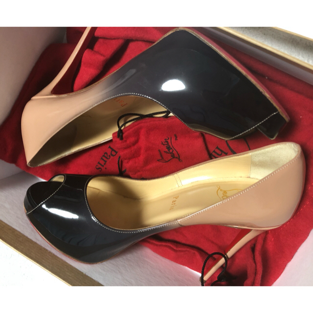 Christian Louboutin(クリスチャンルブタン)の美品クリスチャンルブタン   New Very Prive パンプス レディースの靴/シューズ(ハイヒール/パンプス)の商品写真