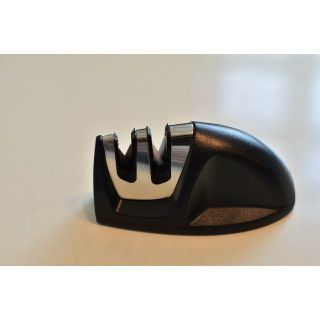 手のひらサイズの包丁研ぎ器（切れ味抜群に復活します！新品・黒）＃Sep17d(調理道具/製菓道具)