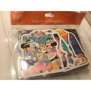 ディズニー(Disney)の新品未使用 東京ディズニーシーSpring Voyageステッカーとケースセット(キャラクターグッズ)