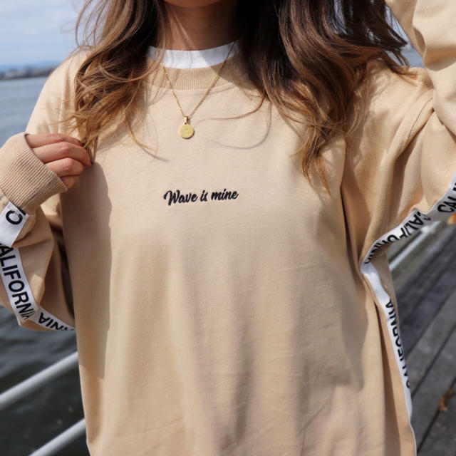 STANDARD CALIFORNIA(スタンダードカリフォルニア)の西海岸系☆LUSSO SURF 刺繍ロンT Mサイズ☆RVCA メンズのトップス(Tシャツ/カットソー(七分/長袖))の商品写真