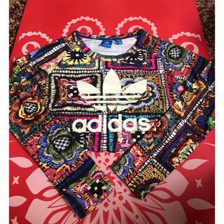 アディダス(adidas)のadidas/クロップドトップス(Tシャツ(半袖/袖なし))