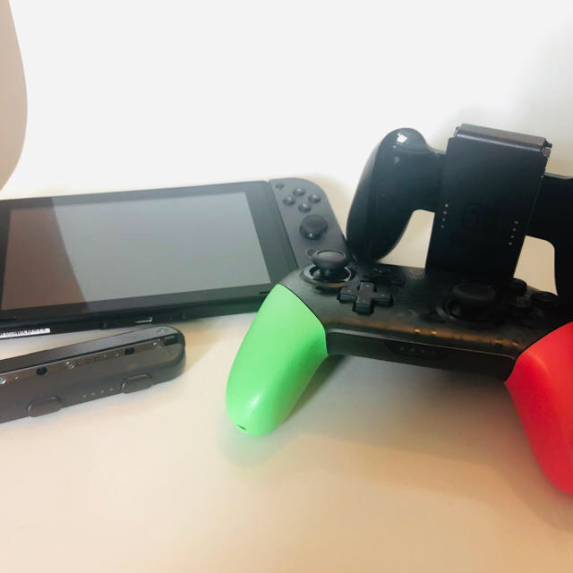 Nintendo Switch(ニンテンドースイッチ)のNintendo switch【中古】　 エンタメ/ホビーのゲームソフト/ゲーム機本体(家庭用ゲーム機本体)の商品写真