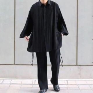 イッセイミヤケ(ISSEY MIYAKE)のtoironier プリーツセットアップ(シャツ)