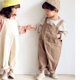 ザラキッズ(ZARA KIDS)の新品　着画あり サロペット オーバーオール ベージュ　韓国子供服(パンツ/スパッツ)