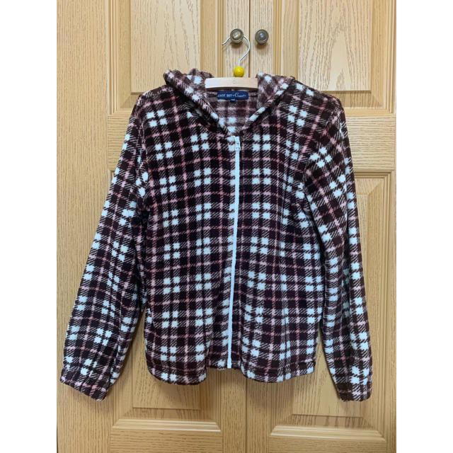 EASTBOY(イーストボーイ)のEAST BOY フリース　140 キッズ/ベビー/マタニティのキッズ服女の子用(90cm~)(ジャケット/上着)の商品写真