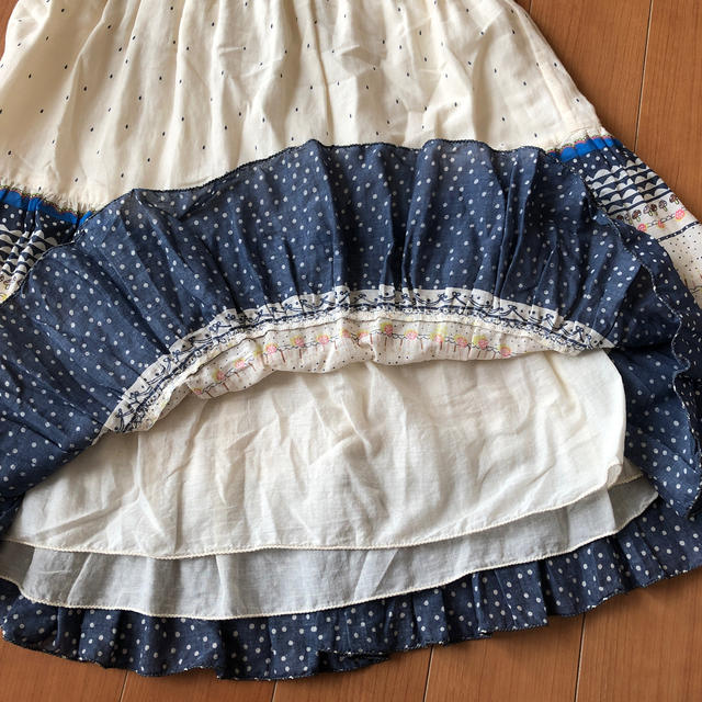 franche lippee(フランシュリッペ)のフランシュリッペ キノコ柄スカート レディースのスカート(ひざ丈スカート)の商品写真
