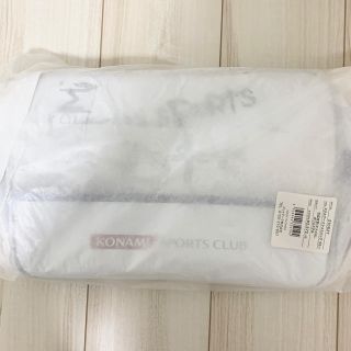 コナミ(KONAMI)の【新品】コナミ  スイミング　バッグ　スクエア　エナメル　青(レッスンバッグ)