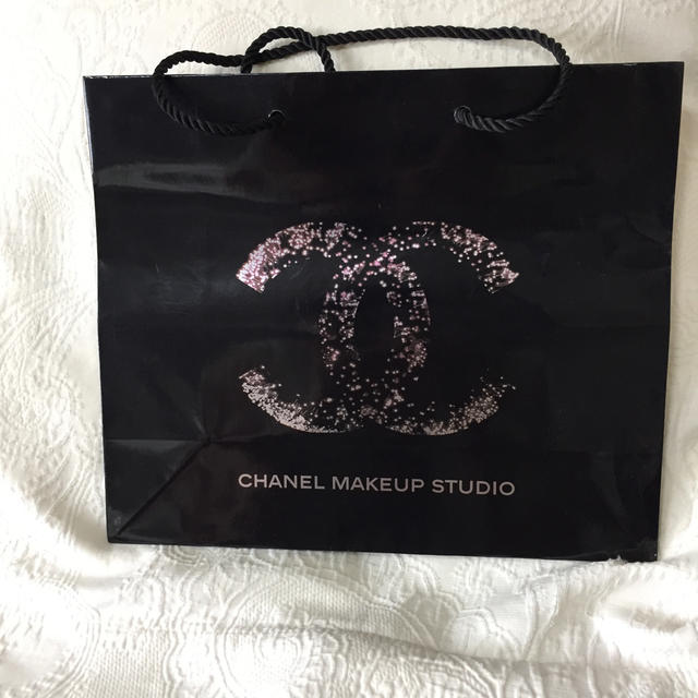 CHANEL - 【激レア】CHANEL コスメ ショッパー クリスマス限定ショッパーの通販 by いちごみかん's shop｜シャネルならラクマ