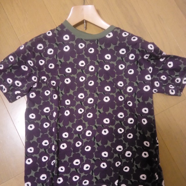 marimekko　Tシャツ　紫色×カーキ色