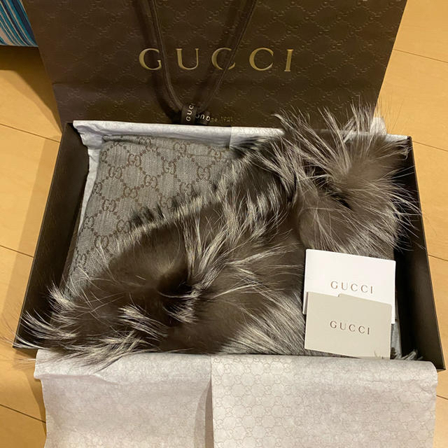 Gucci(グッチ)のGUCCIストール(フォックスファー)9／25まで レディースのファッション小物(ストール/パシュミナ)の商品写真
