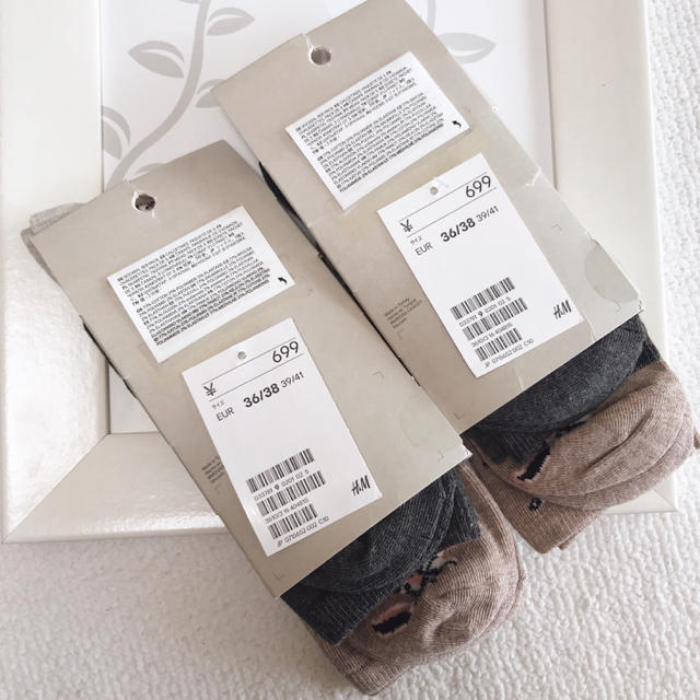 H&M(エイチアンドエム)の【6足セット】新品 H&M 23-24cm クルー丈 ソックス 靴下 無地 花柄 レディースのレッグウェア(ソックス)の商品写真