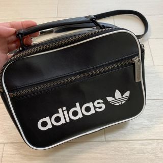 アディダス(adidas)のadidas ショルダーバッグ　ブラック　バッグ　アディダス(ショルダーバッグ)