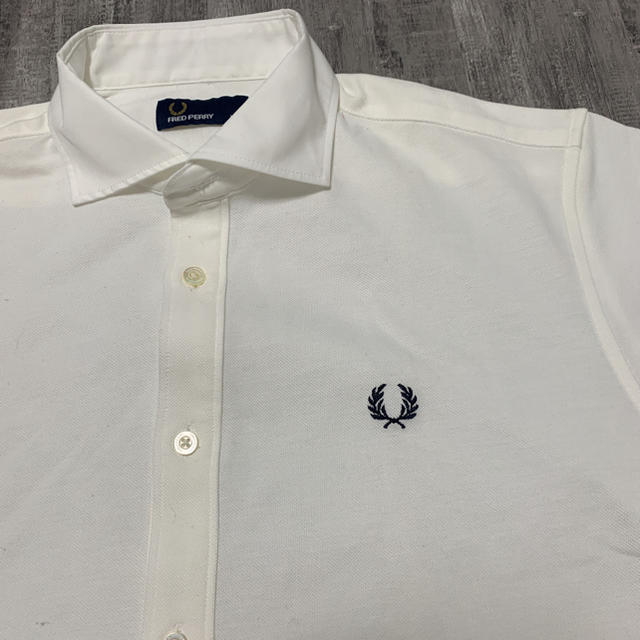 FRED PERRY(フレッドペリー)のフレッドペリー　カッターシャツ メンズのトップス(Tシャツ/カットソー(半袖/袖なし))の商品写真