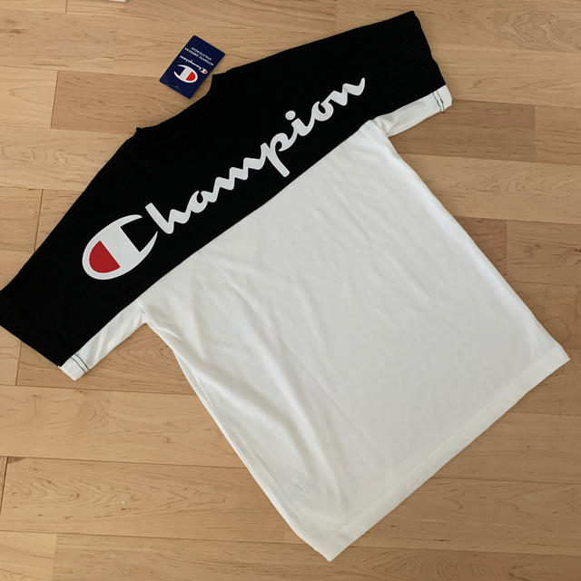 Champion(チャンピオン)のチャンピオン　モノトーン　Tシャツ　150 バックプリント キッズ/ベビー/マタニティのキッズ服男の子用(90cm~)(Tシャツ/カットソー)の商品写真