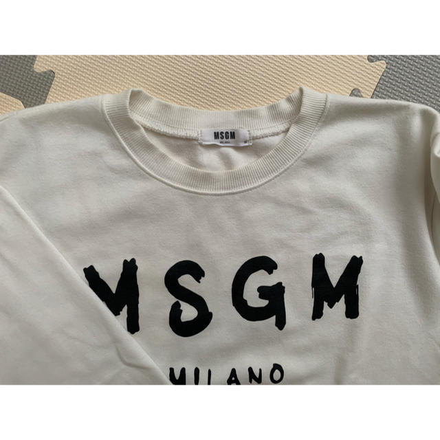 MSGM(エムエスジイエム)のmsgm トレーナー　Mサイズ　ホワイト  レディースのトップス(トレーナー/スウェット)の商品写真