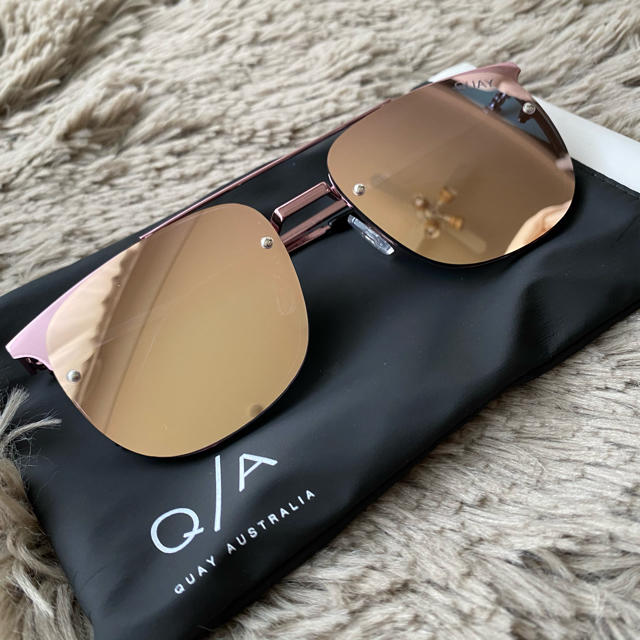 Quay Eyeware Australia(クエイアイウェアオーストラリア)の試着のみ💖　QUAY AUSTRALIA サングラス レディースのファッション小物(サングラス/メガネ)の商品写真