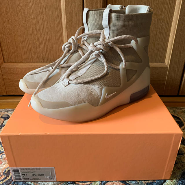 NIKE(ナイキ)のNIKE AIR FEAR OF GOD 1 OATMEAL 25.5cm メンズの靴/シューズ(スニーカー)の商品写真