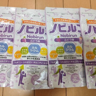 ノビルン ぶどう味 4袋セットの通販 by Y's shop｜ラクマ