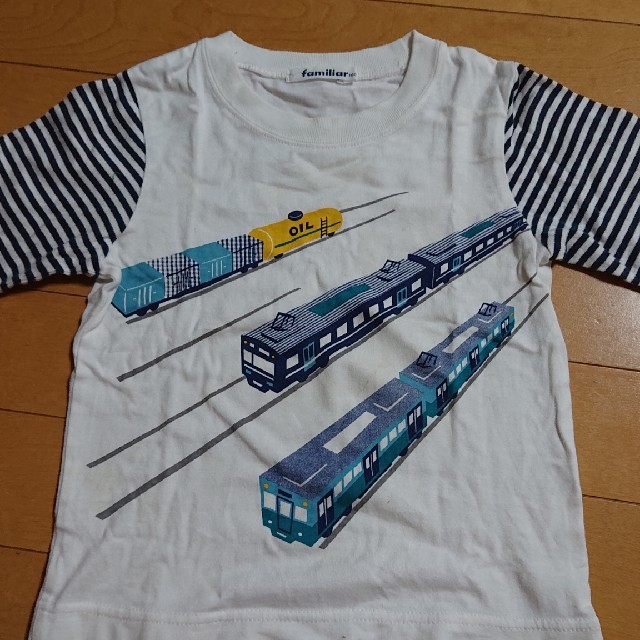 familiar(ファミリア)のファミリア ロンT 100 くるま 電車 キッズ/ベビー/マタニティのキッズ服男の子用(90cm~)(Tシャツ/カットソー)の商品写真