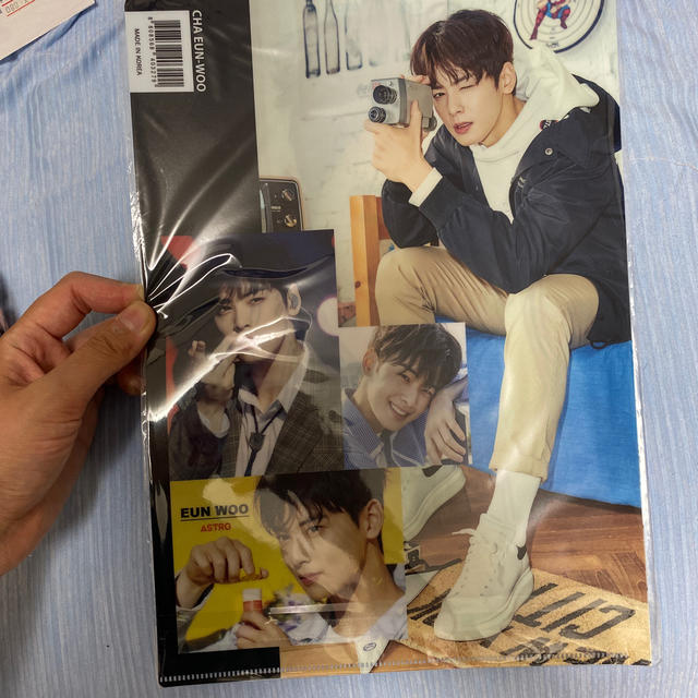 ウヌ　クリアファイル エンタメ/ホビーのCD(K-POP/アジア)の商品写真
