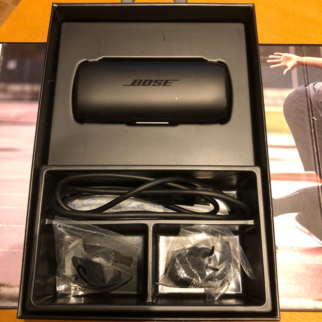 BOSE(ボーズ)のBOSE ワイヤレスイヤホン スマホ/家電/カメラのオーディオ機器(ヘッドフォン/イヤフォン)の商品写真