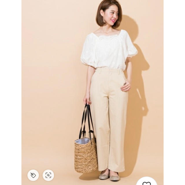 ZARA(ザラ)のchico スリットワイドパンツ ベージュ zara h&m ローリーズファーム レディースのパンツ(カジュアルパンツ)の商品写真