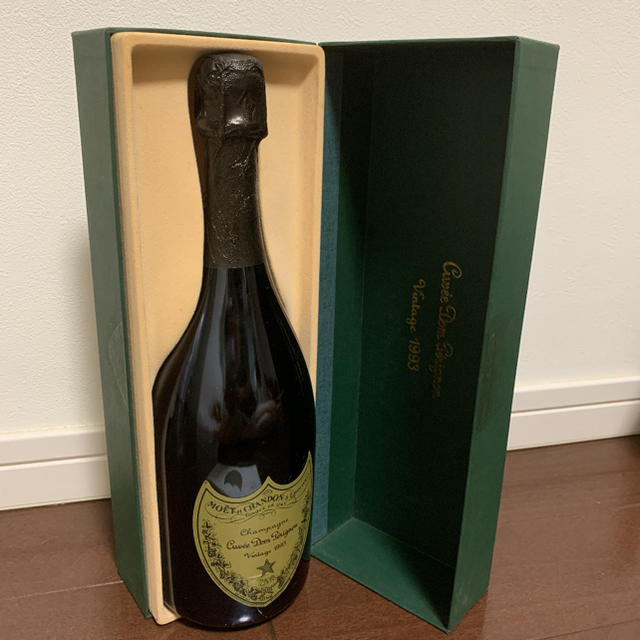 Dom Pérignon(ドンペリニヨン)のDom Pérignon  Vintage1993 外箱あり 食品/飲料/酒の酒(シャンパン/スパークリングワイン)の商品写真