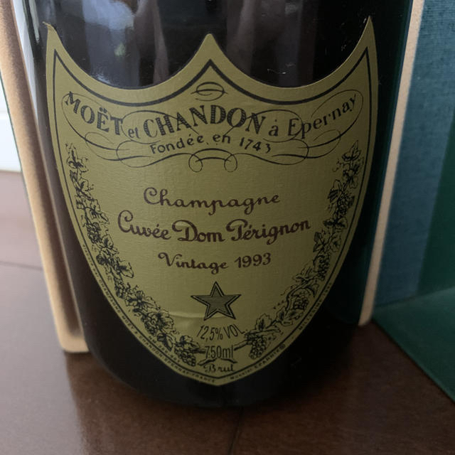 Dom Pérignon(ドンペリニヨン)のDom Pérignon  Vintage1993 外箱あり 食品/飲料/酒の酒(シャンパン/スパークリングワイン)の商品写真