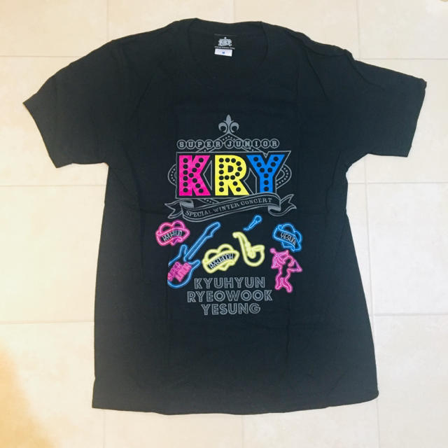 SUPER JUNIOR(スーパージュニア)の【SUPER JUNIOR】KRY ツアーTシャツ エンタメ/ホビーのタレントグッズ(アイドルグッズ)の商品写真