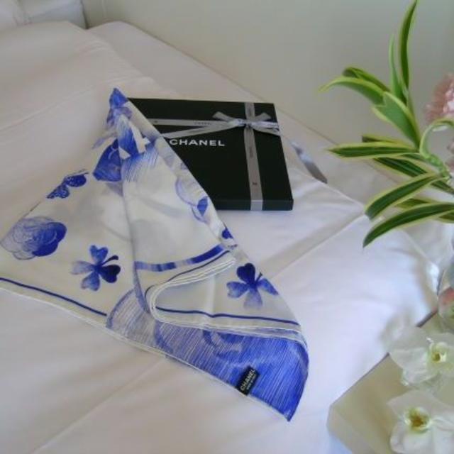 CHANEL - ☆正規品☆CHANEL☆スカーフ花柄☆ライトブルー CHANEL - ☆正規品☆CHANEL☆スカーフ花柄☆ライトブルー