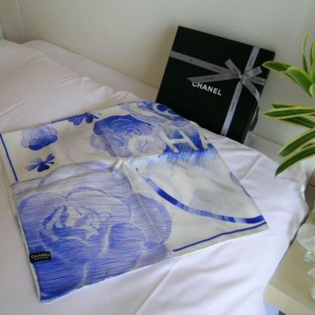 CHANEL - ☆正規品☆CHANEL☆スカーフ花柄☆ライトブルー CHANEL - ☆正規品☆CHANEL☆スカーフ花柄☆ライトブルー