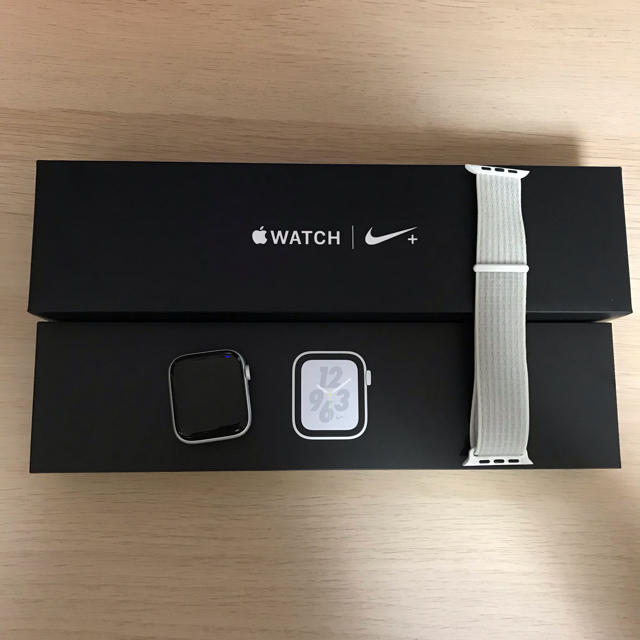 Apple Watch(アップルウォッチ)の【ラッキーさん専用】APPLE WATCH4 NIKE 44mm メンズの時計(腕時計(デジタル))の商品写真