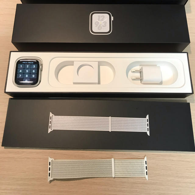 Apple Watch(アップルウォッチ)の【ラッキーさん専用】APPLE WATCH4 NIKE 44mm メンズの時計(腕時計(デジタル))の商品写真